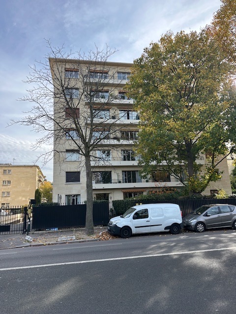Apartment building in Neuilly sur Seine, Paris