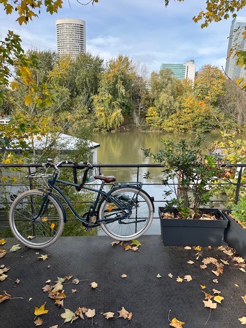 neuilly-sur-seine-paris-view-seine-la-defense